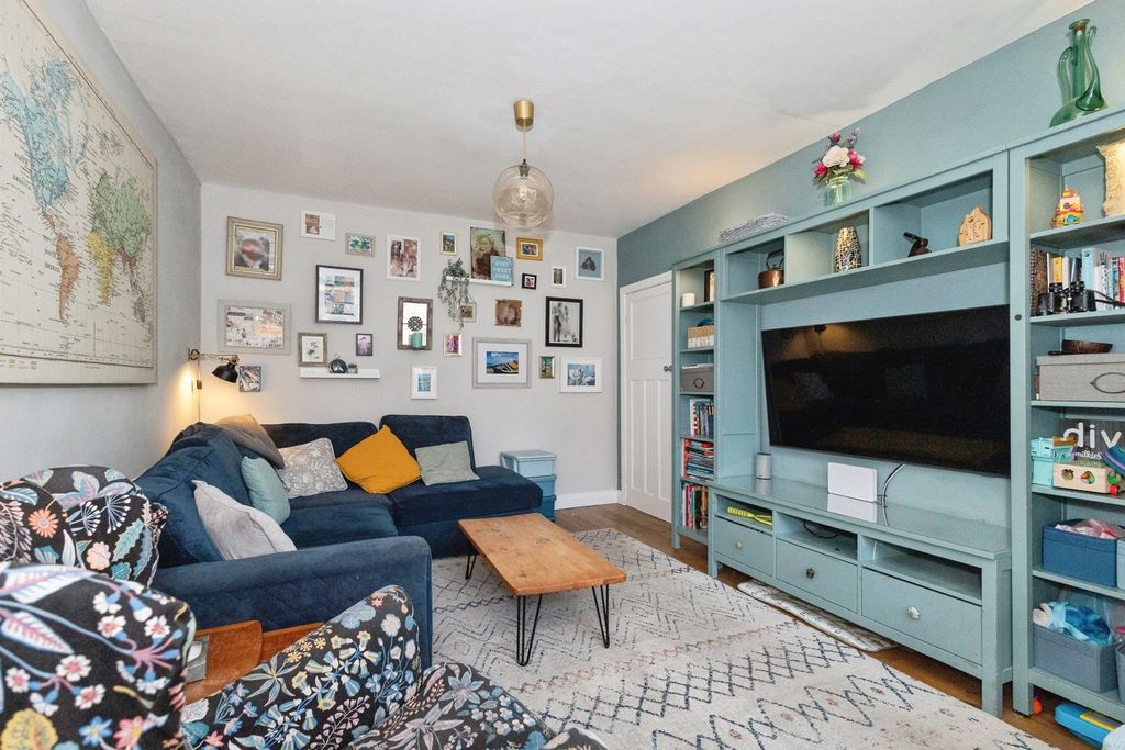 Property photo 2 of 27 Pbox-Img.Jpg