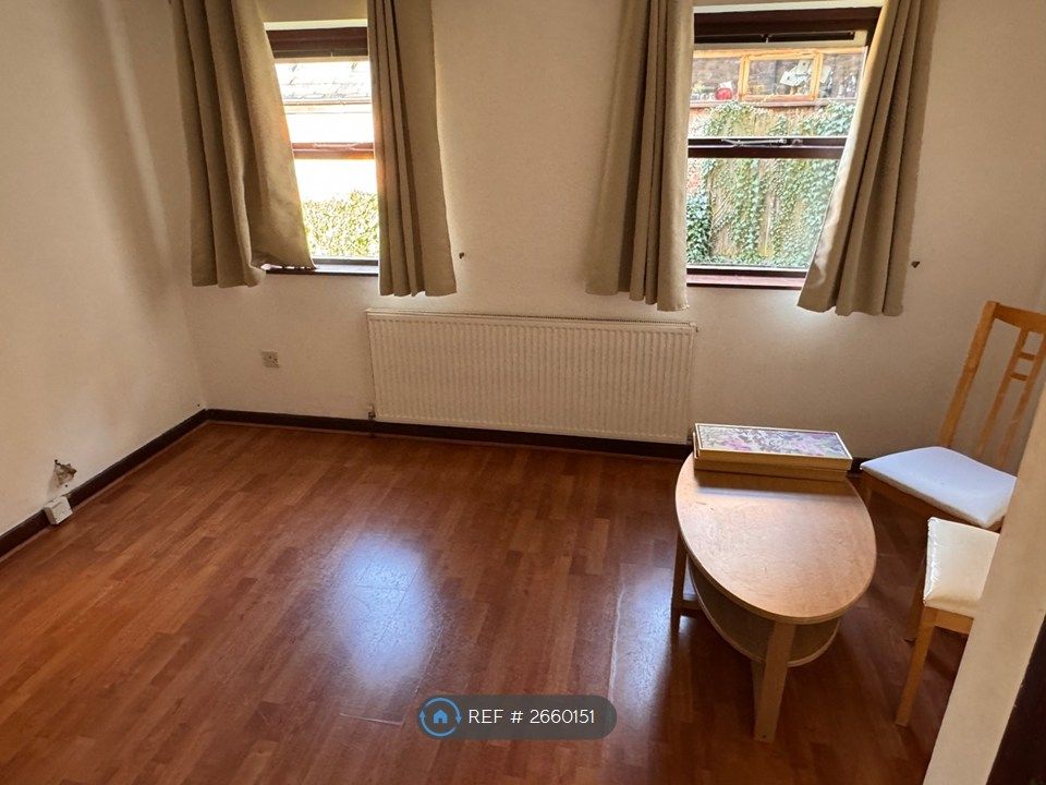 Property photo 3 of 14 Lounge- Half-Furnished- Sofas Available To Add