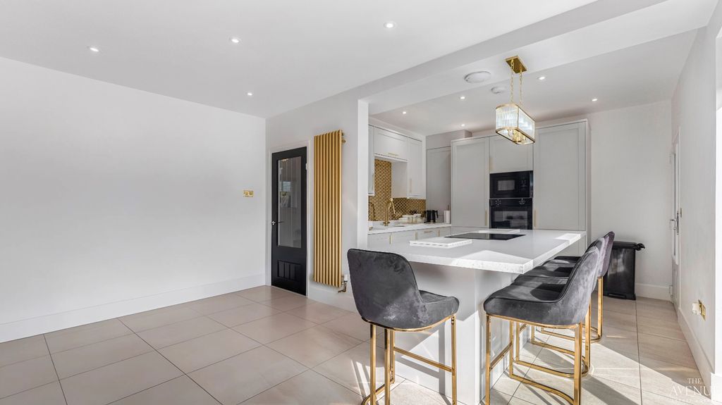 Property photo 2 of 32 4934113