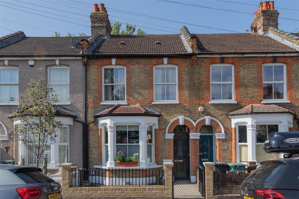 Property photo 1 of 27 Haldan Road E4