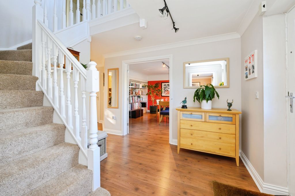 Property photo 3 of 24 Entrance Hallway