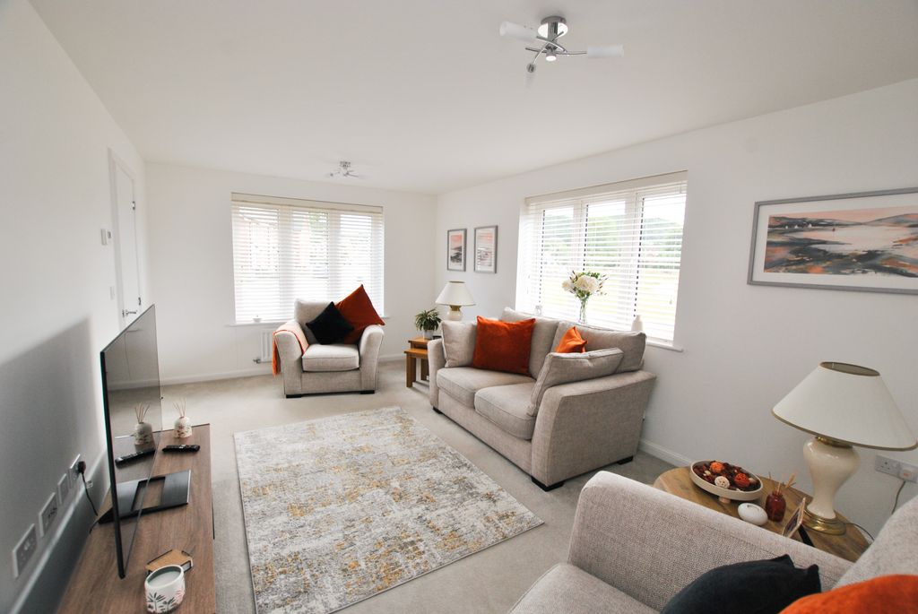 Property photo 3 of 23 Lounge2_Edited