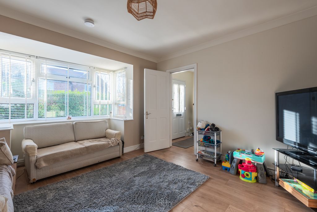 Property photo 2 of 34