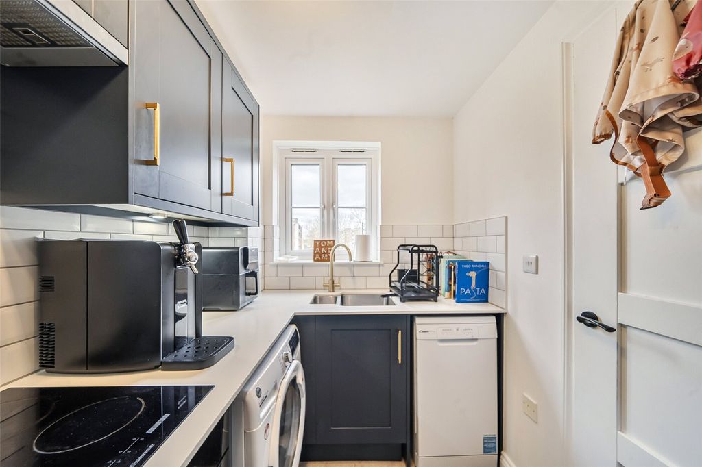 Property photo 3 of 15 Kitchen