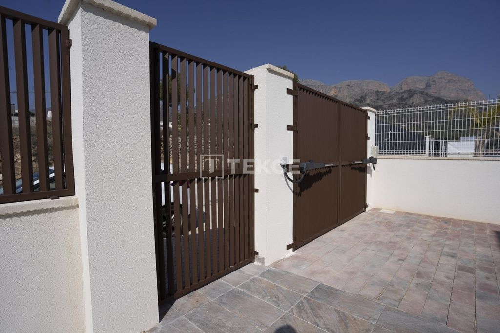 Property photo 2 of 45