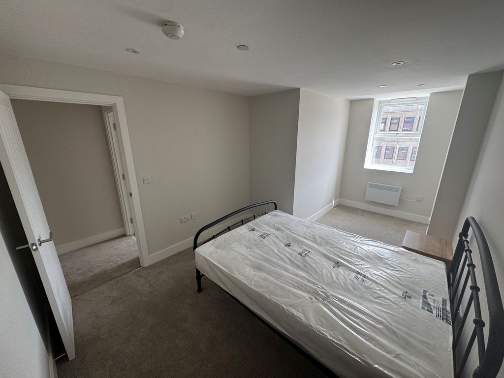 Property photo 2 of 6 Bedroom 1