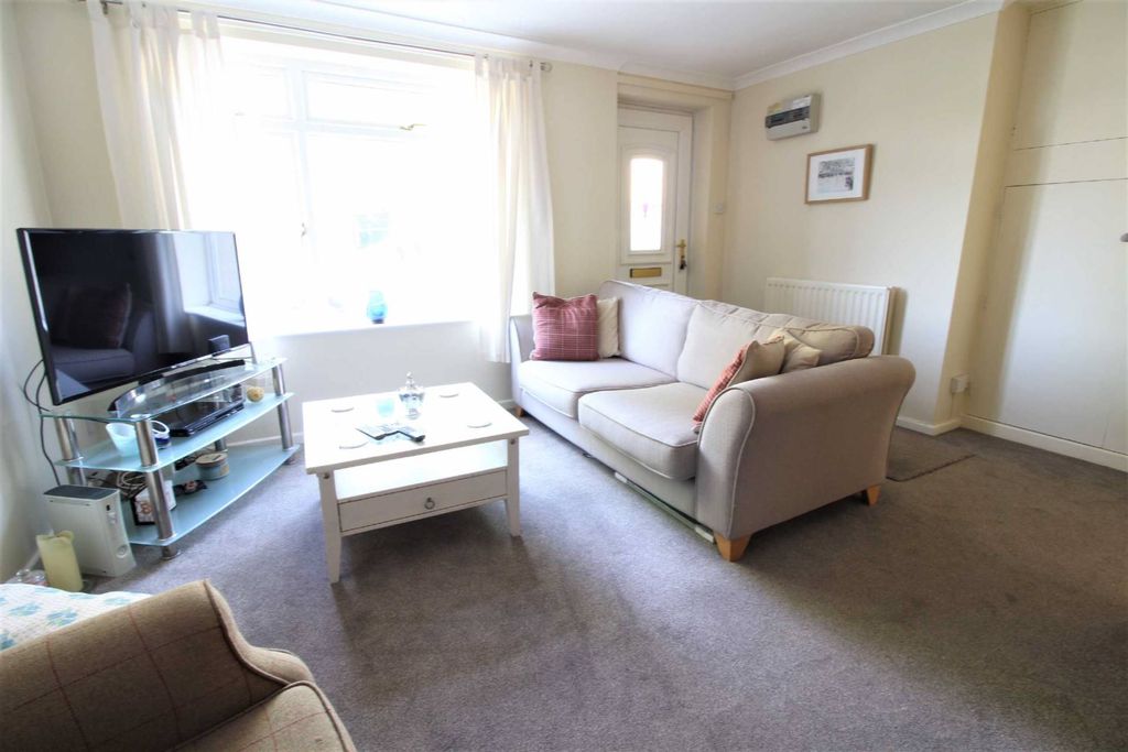 Property photo 2 of 8