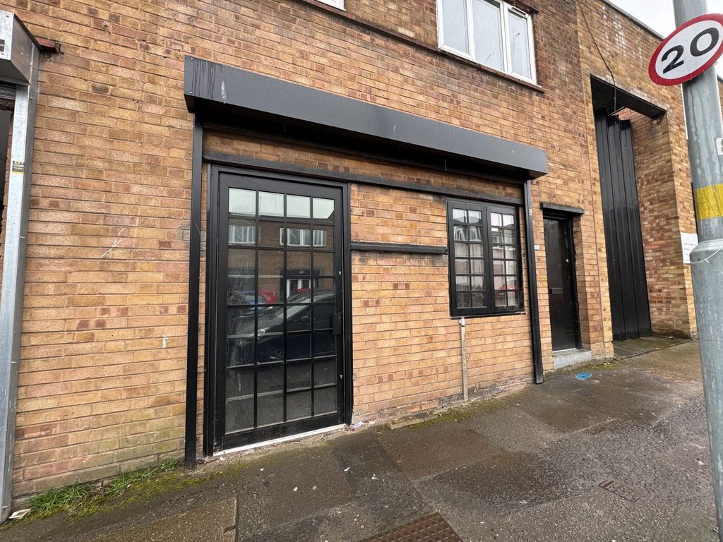 Property photo 1 of 6