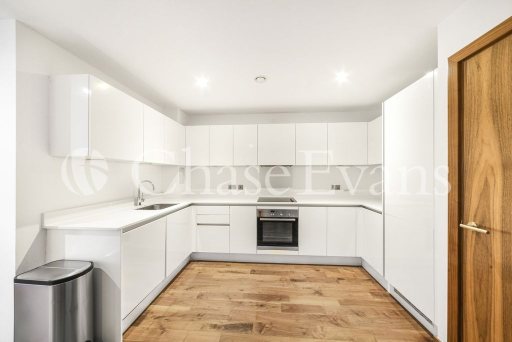 Property photo 3 of 13 Kitchen