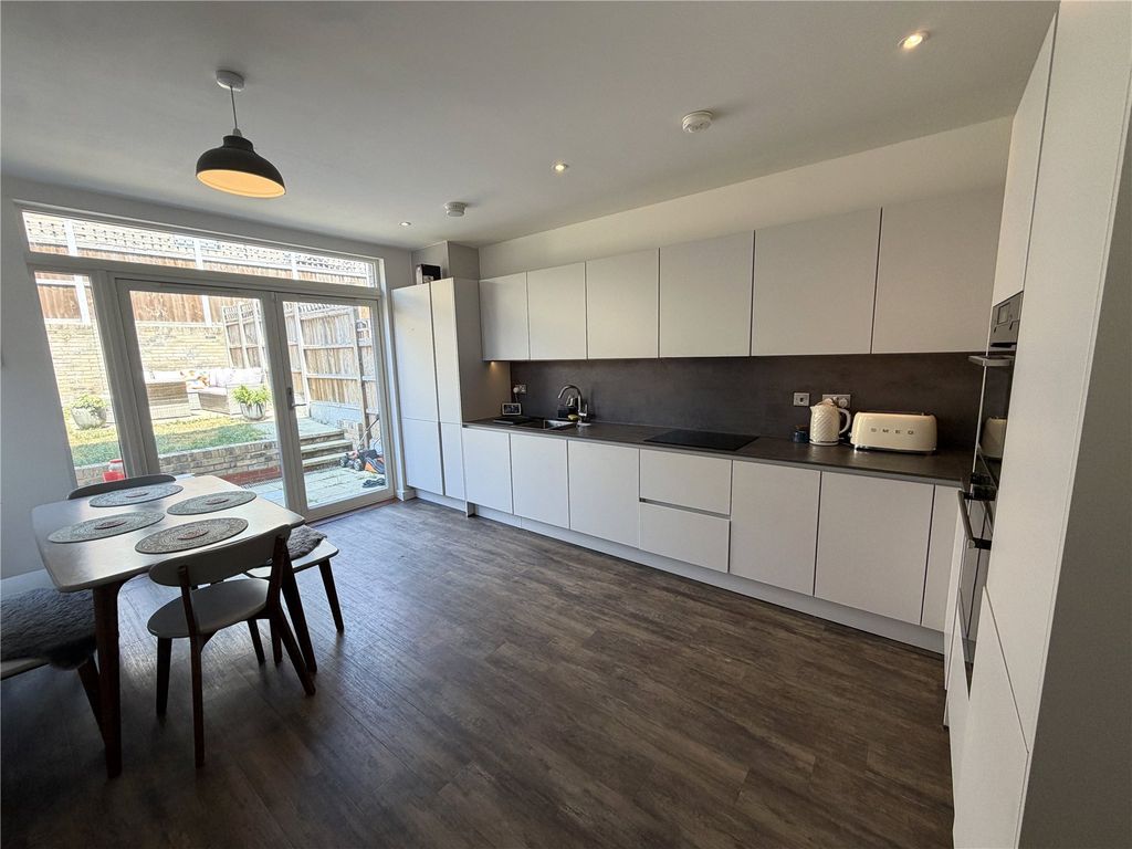 Property photo 2 of 18 Picture No. 05