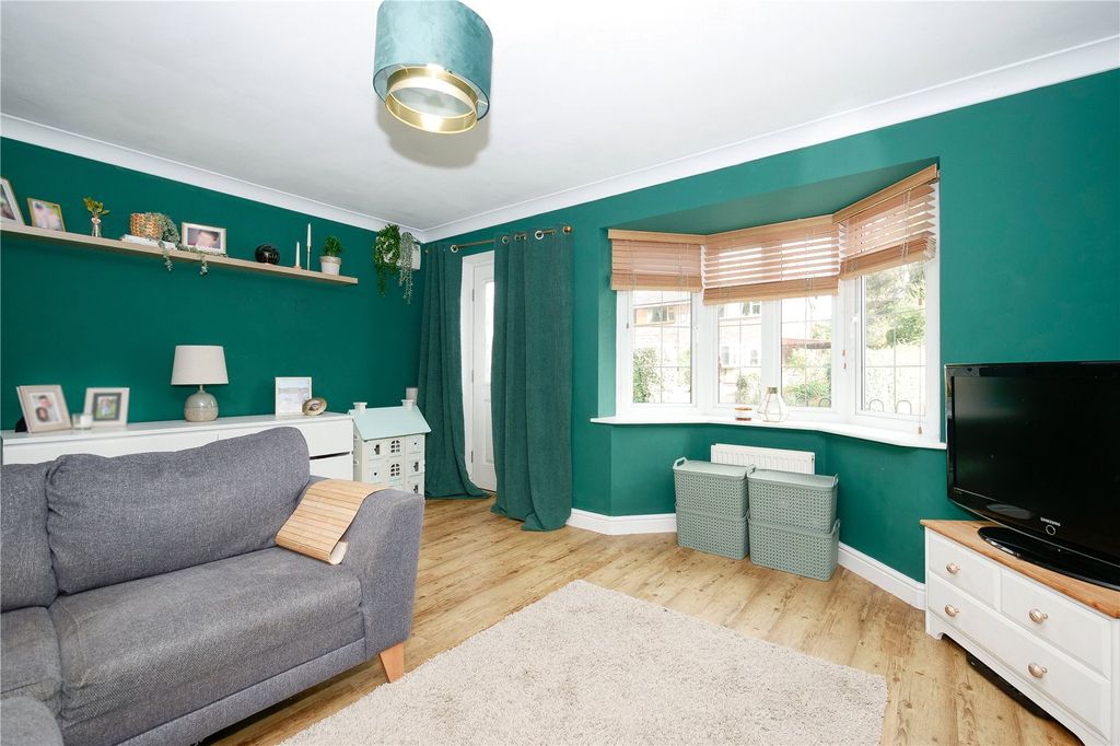 Property photo 2 of 16 Picture No. 24