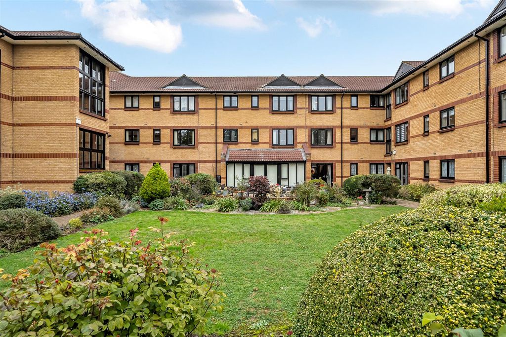 Property photo 1 of 17 Communal Areas