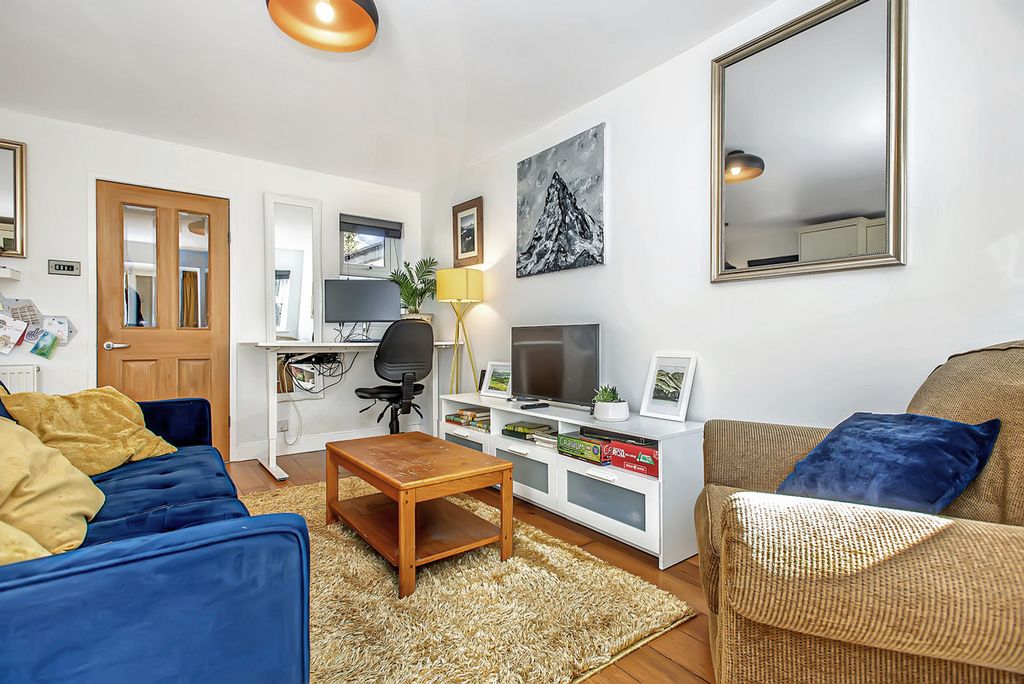 Property photo 3 of 17