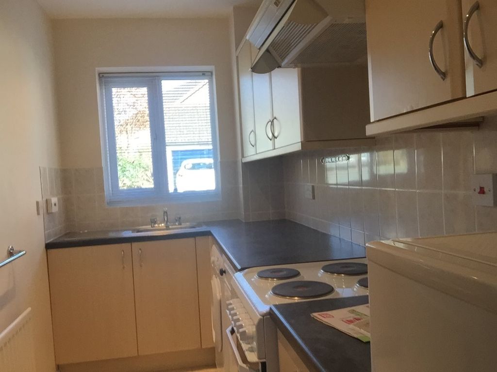 Property photo 2 of 9 Kitchen