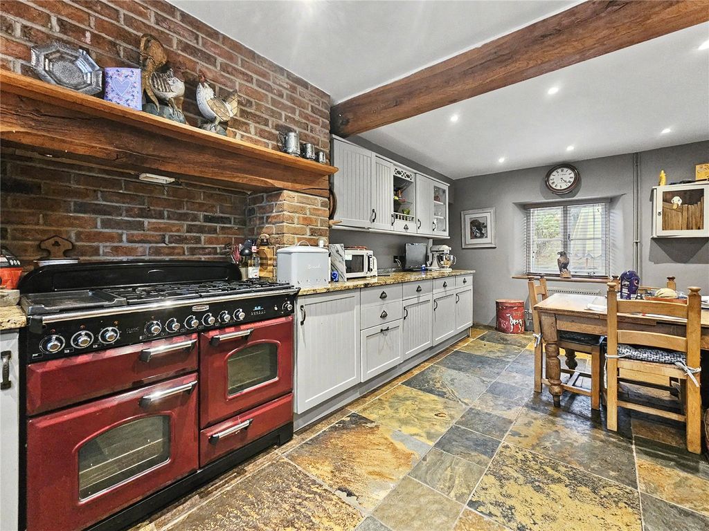 Property photo 2 of 34 Picture No. 42