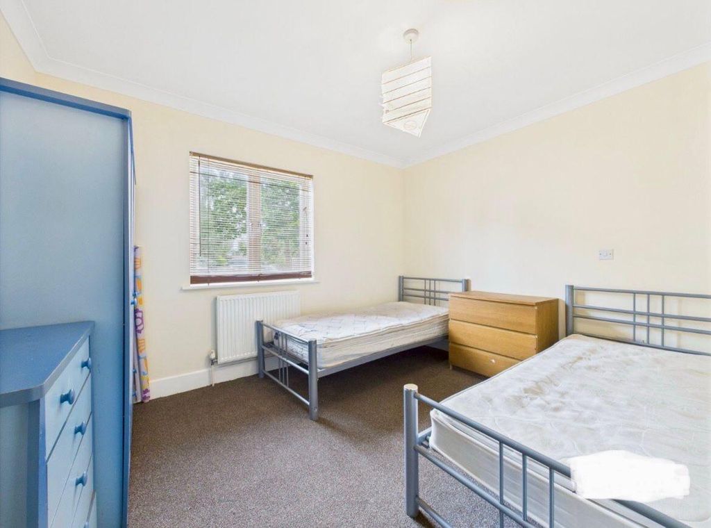 Property photo 3 of 11 Bedroom
