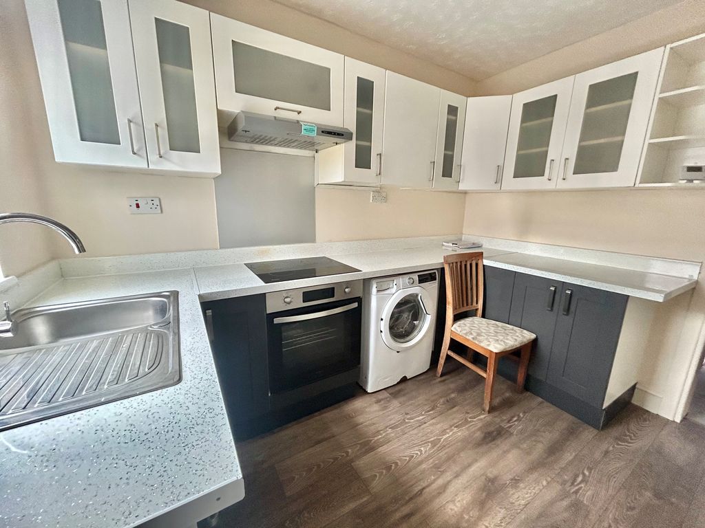 Property photo 3 of 11 Image