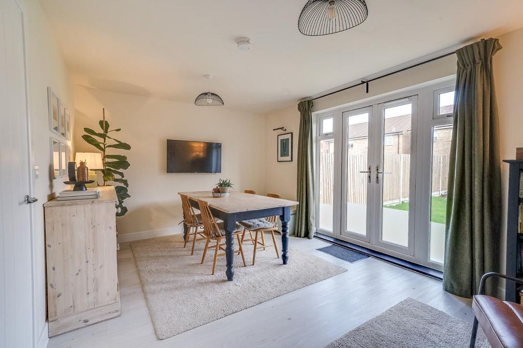 Property photo 3 of 26