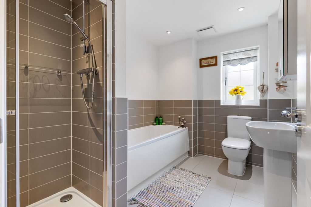 Additional image 19 of 4 bed detached house for saleLeachman Way, Petersfield GU31