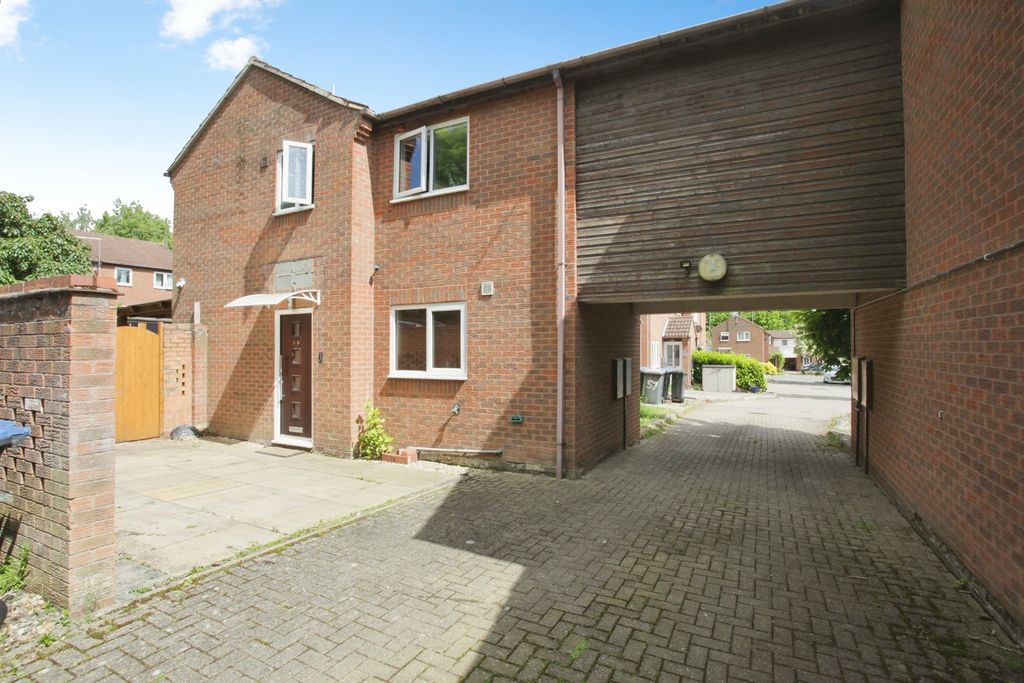 Property photo 1 of 21