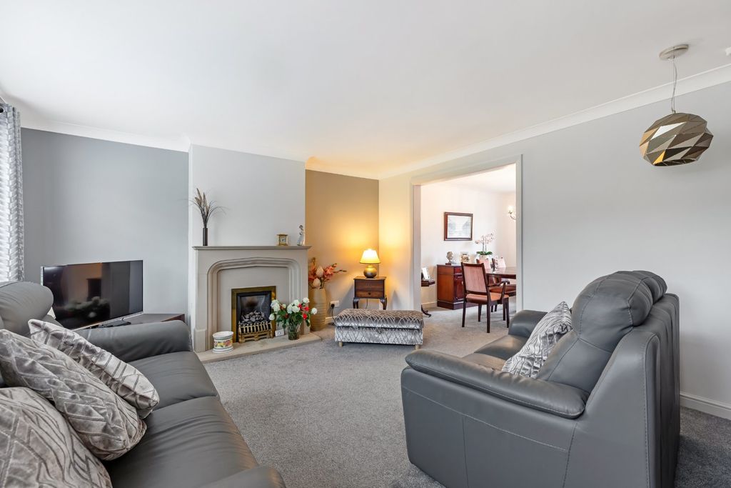 Property photo 3 of 33 Picture No. 24