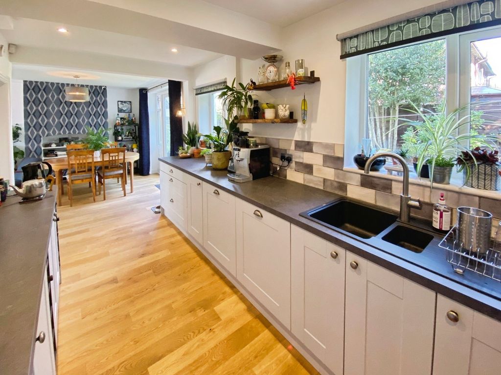 Property photo 2 of 16 Picture 2