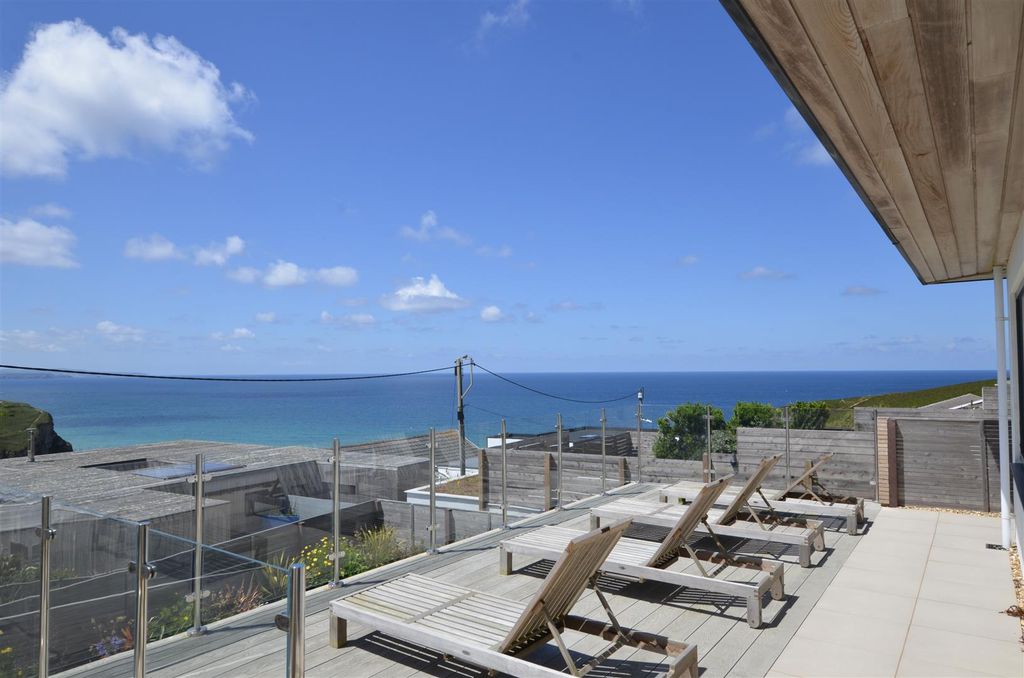 Property photo 2 of 41