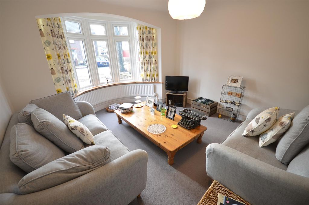 Property photo 2 of 10 Living Room