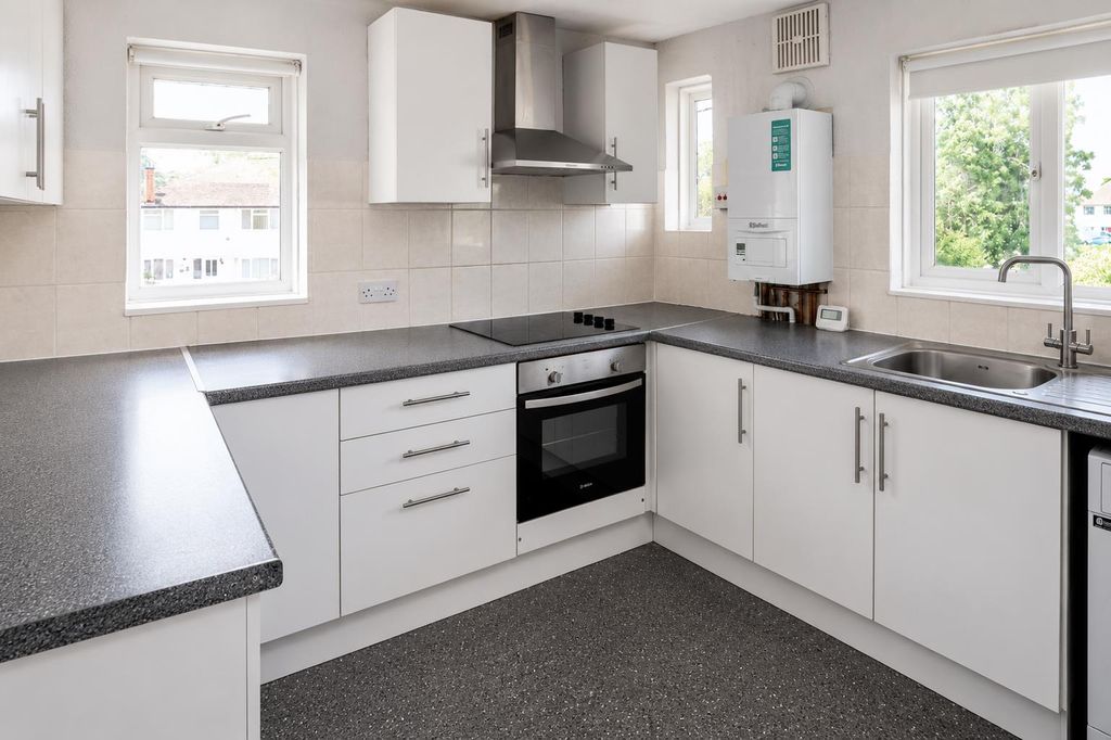 Property photo 2 of 8 9Feea5F1-Df35-447E-90d5-Cff80c83Cf48.Png