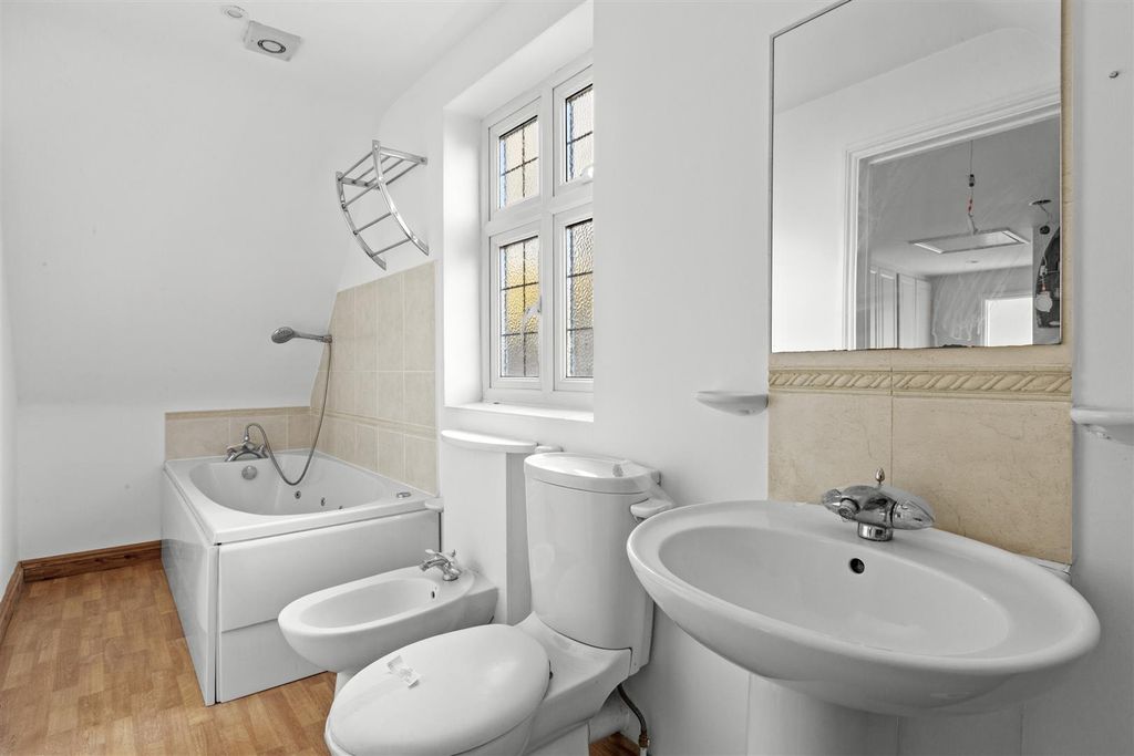 Additional image 6 of 7 bed detached house for saleLucas Road, High Wycombe HP13