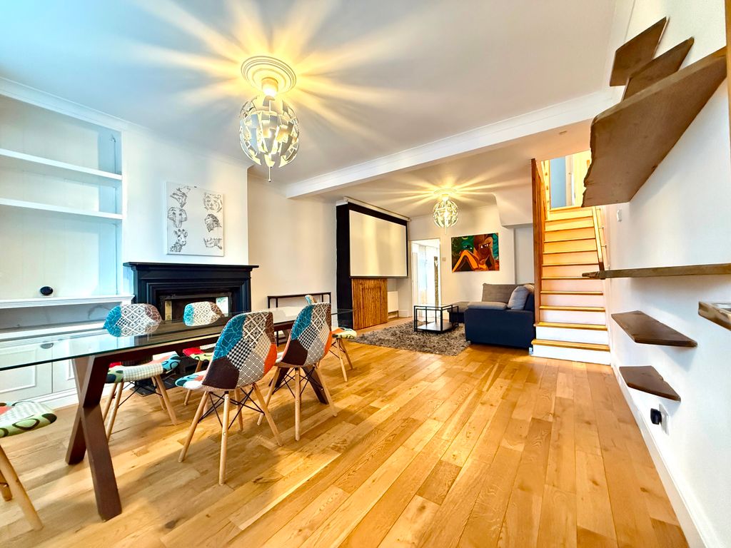 Property photo 3 of 18