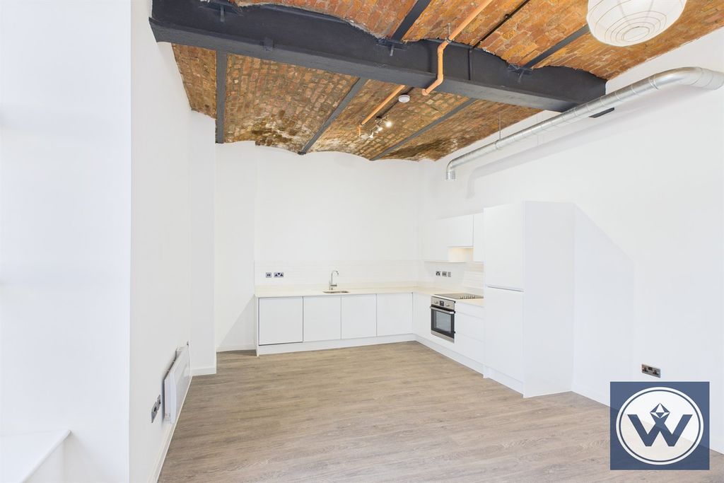 Property photo 2 of 10 (Main)