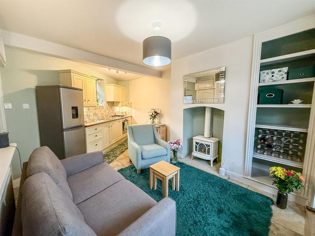 Property photo 3 of 17