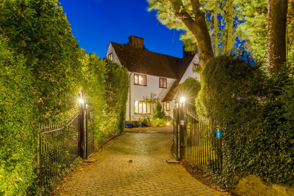 Additional image 41 of 6 bed detached house for saleMoormead Hill House, Offley Road, Hitchin SG5