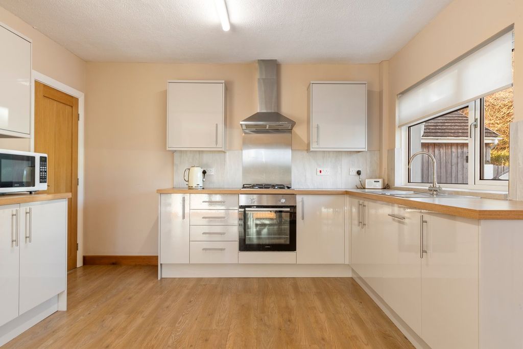 Property photo 3 of 30
