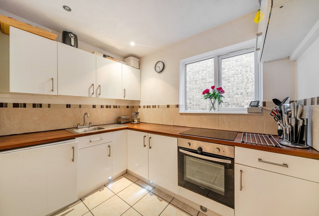 Property photo 3 of 18 1393629-2-694A65d...