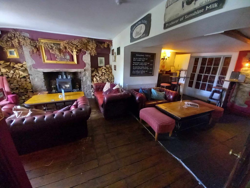 Property photo 2 of 10