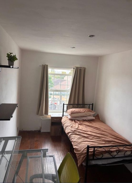 Property photo 1 of 2