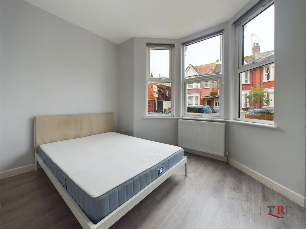 Property photo 1 of 8 Cam02489G0-Pr0063-Still004.Jpg