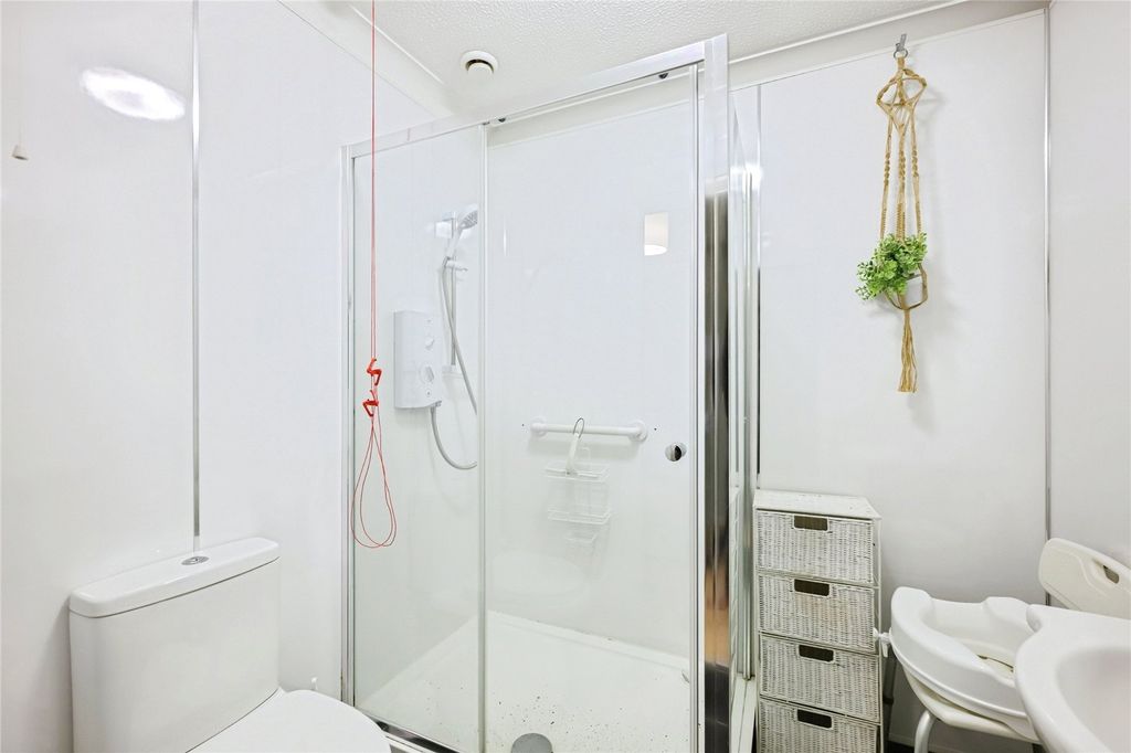 Property photo 1 of 11 Shower Room