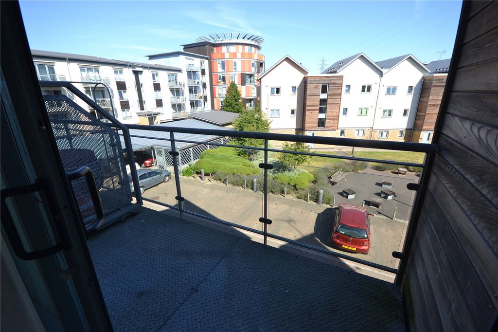 Property photo 3 of 8 Balcony