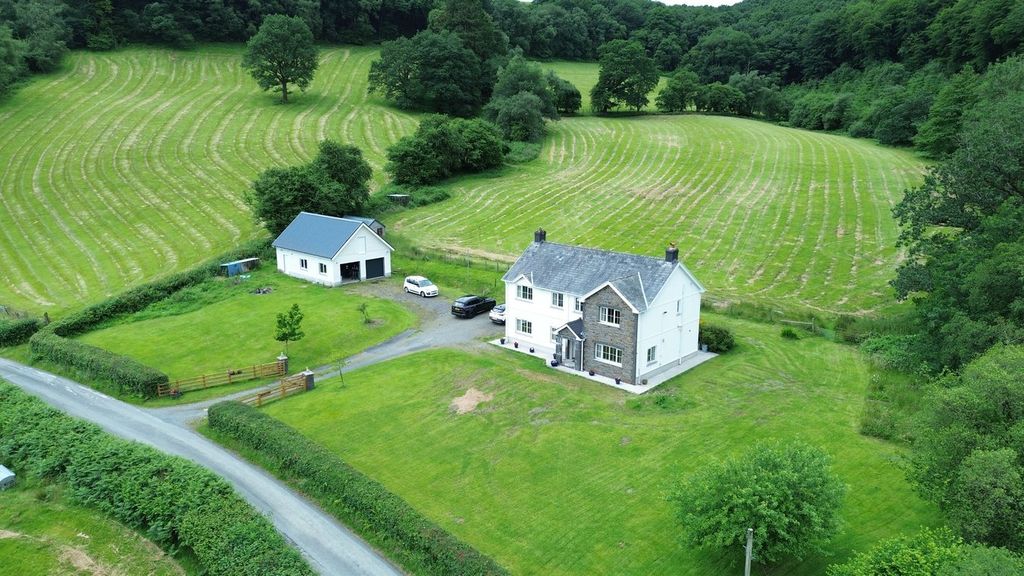 Property photo 1 of 33