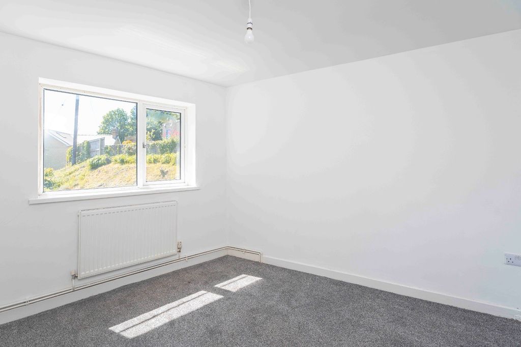 Property photo 2 of 19 Gallery
