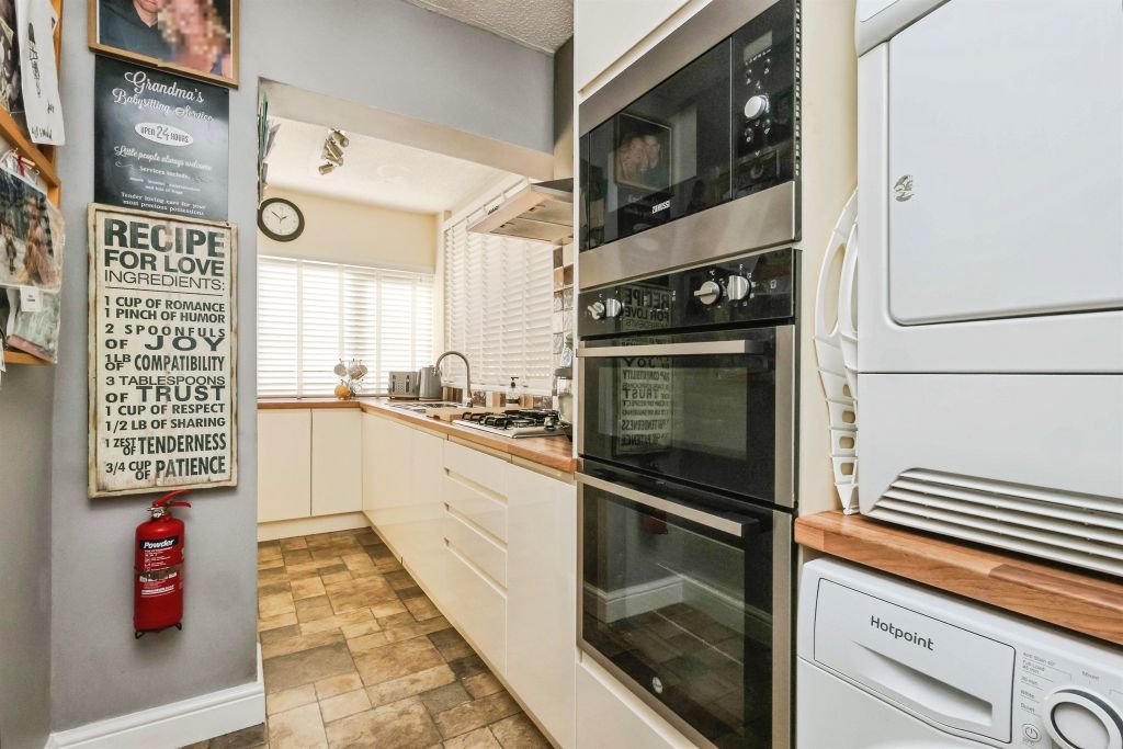 Property photo 3 of 17