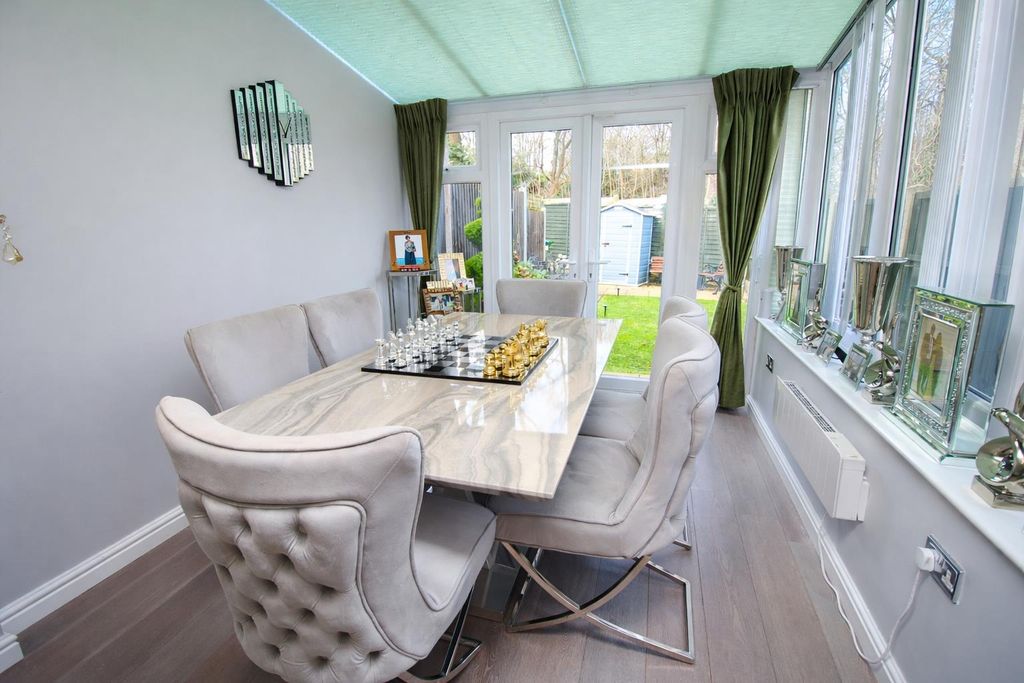 Property photo 3 of 15 Conservatory/Dining Room