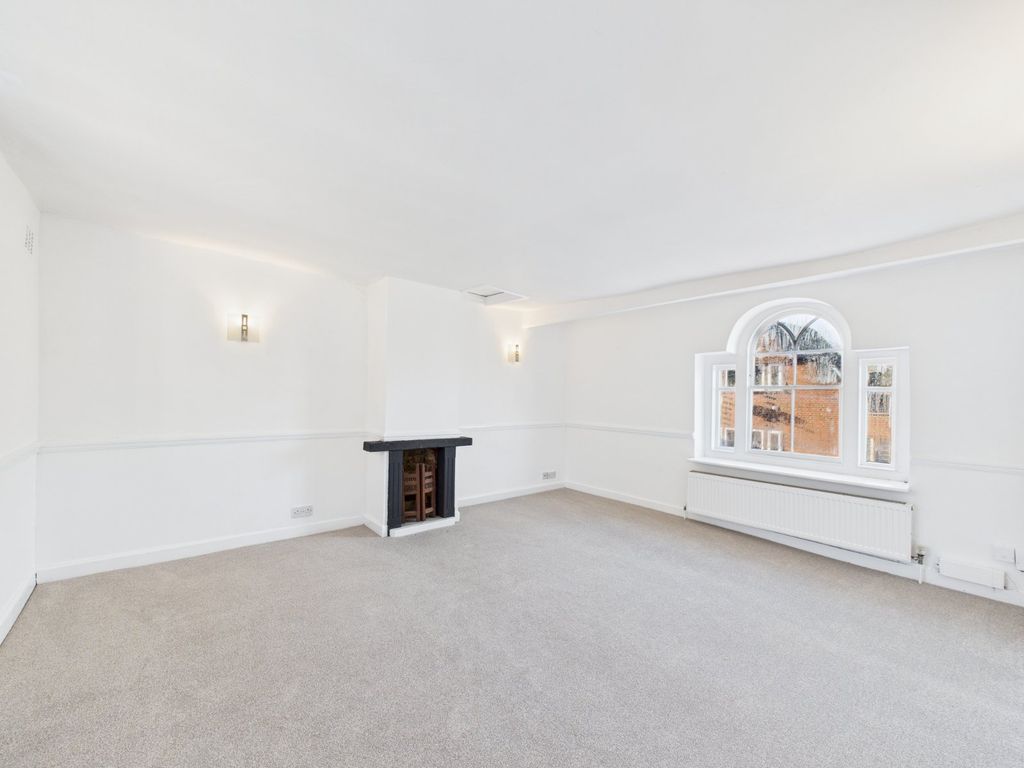 Property photo 2 of 8 Living Room