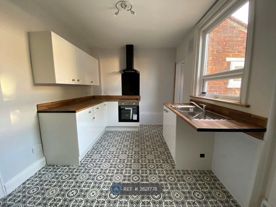 Property photo 1 of 6 Kitchen