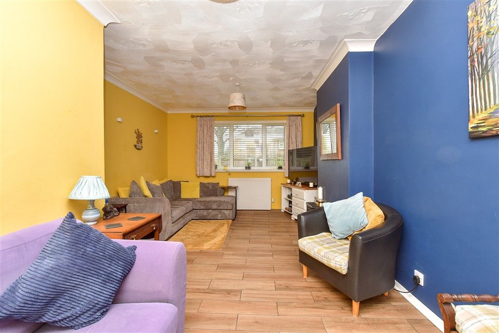 Property photo 3 of 13 Lounge