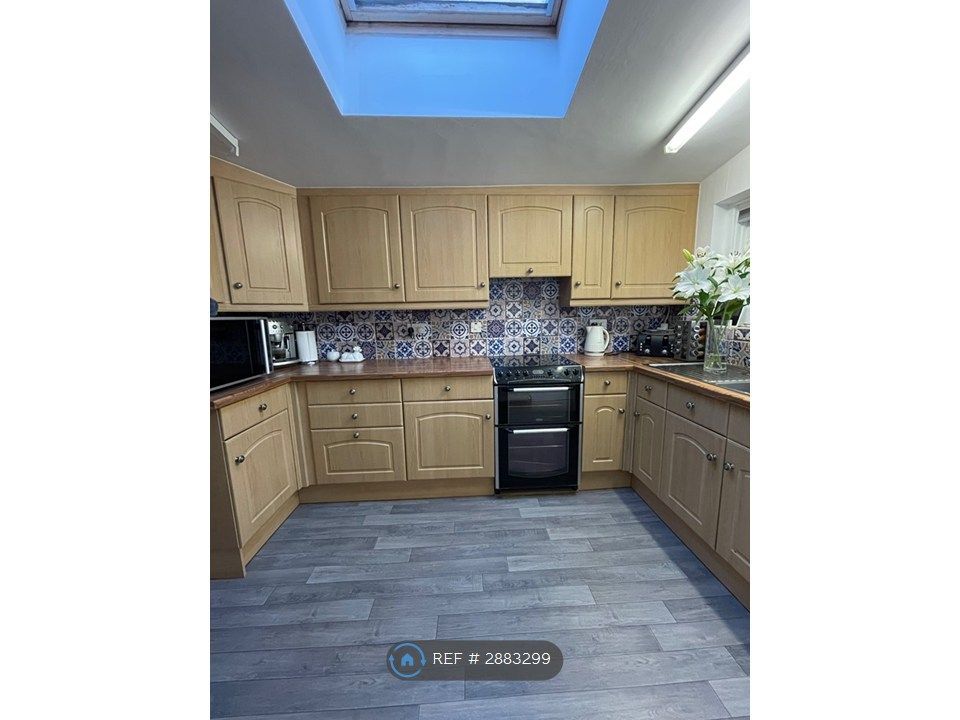 Property photo 2 of 13 Kitchen