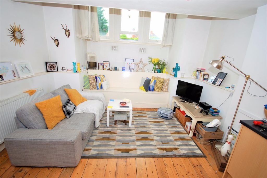 Property photo 2 of 6